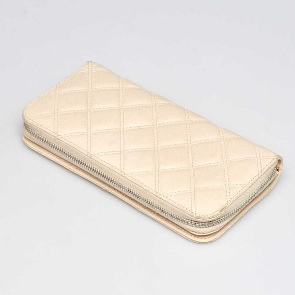 Chanel Dark White Quilted Leather (PNY- Paris New York) Zippy Wallet - Picture 2 of 9